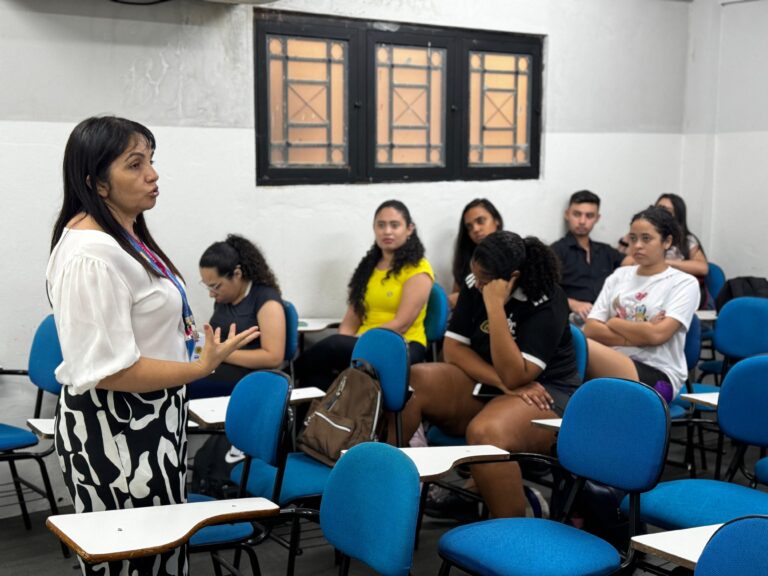 Educação Inclusiva: Palestra com a Profª Leninha Melo e alunos do curso de Educação Física