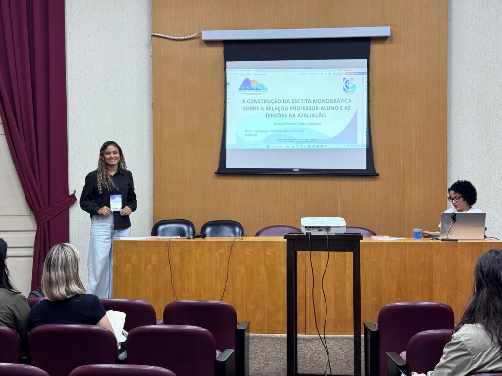 Estudante de Pedagogia da FATEPI/FAESPI apresenta pesquisa em congresso nacional na UFRJ